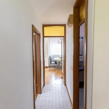 Apartma Cipresa *